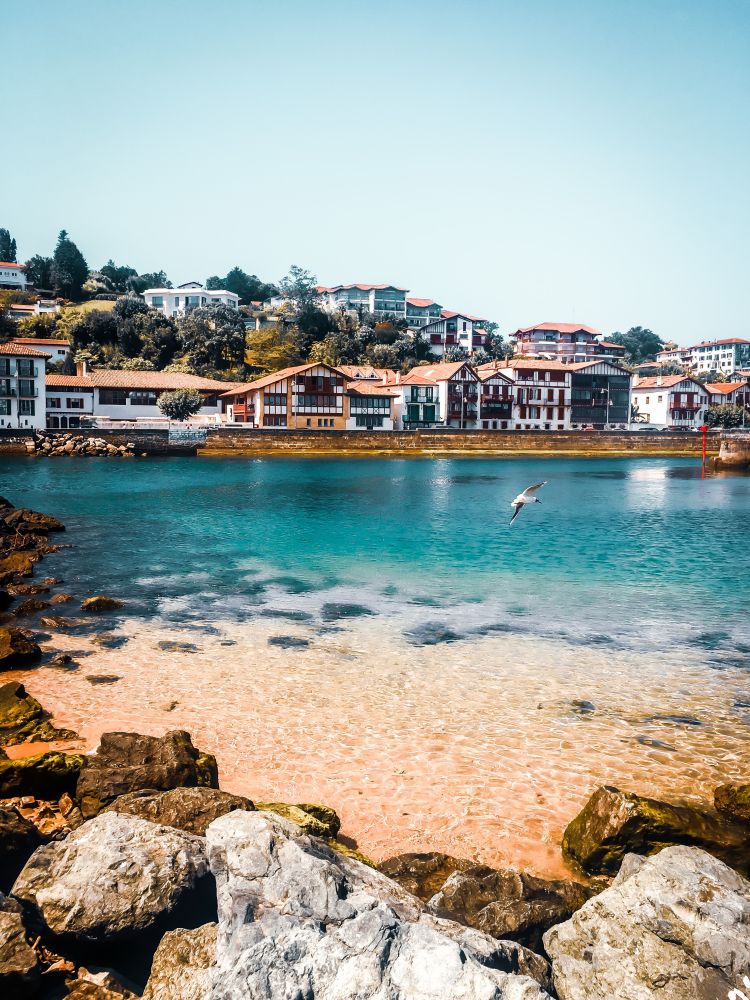 Notre agence immobilière vous accompagne pour la vente de votre bien immobilier au Pays Basque Notre agence immobilière vous accompagne pour la vente de votre bien immobilier au Pays Basque